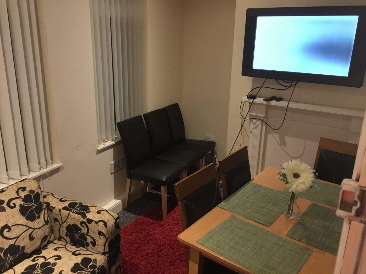 Crel Serviced Apartment- Anfield & Everton Area -Sleeps 7 Liverpool Exterior foto